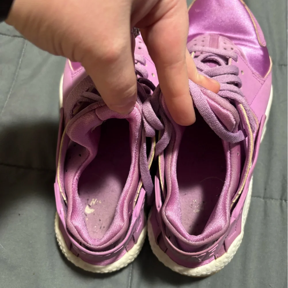 NIKE Air Huarache Run FG 'Fuchsia Glow' Sneakers - Picture 7 of 8